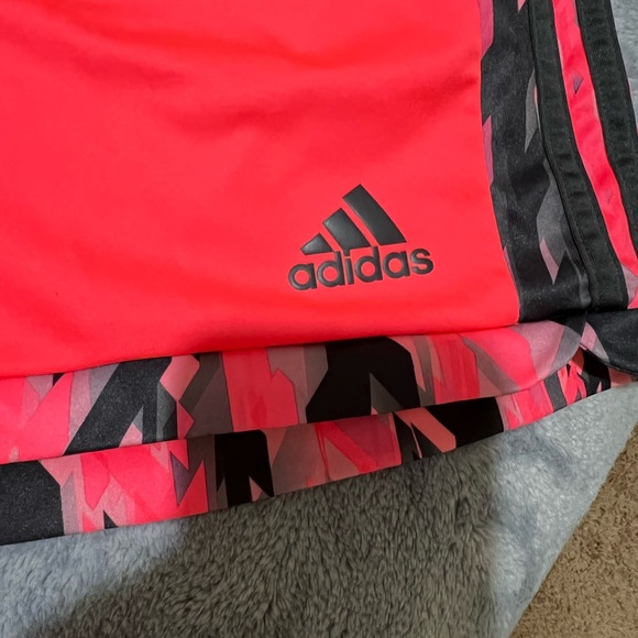 Shorts - Picture 2 of 3